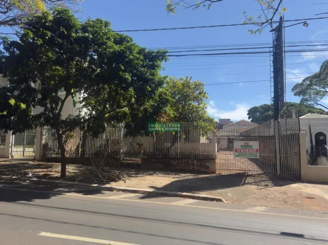 Terreno à venda em Maringá, ZONA 02, com 610 m²