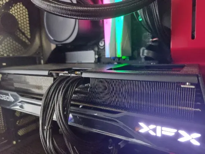 RX 9070 XT PEGO INFERIOR