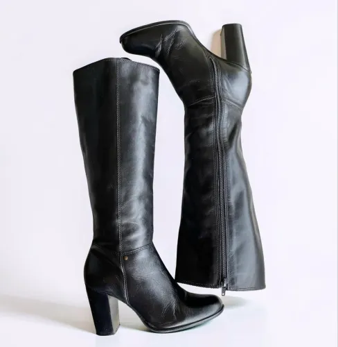 bota feminina de couro legítimo marca satinato tamanho 36