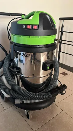 Extratora Aspirador Extrator de Pó e Líquidos 62L 2400W EA262 IPC Brasil