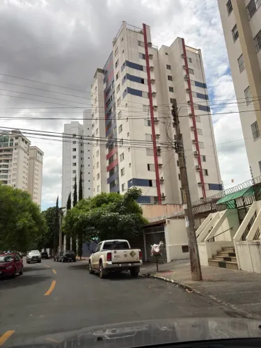 Apartamento de 2 Quartos 1 suíte com sacada e vista livre.