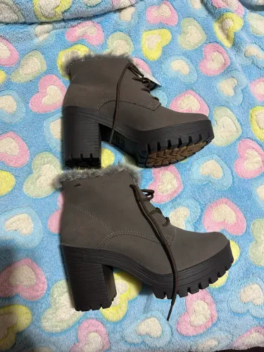 Bota Coturno Dakota Tratorada com Pelo (Nova com Etiqueta)