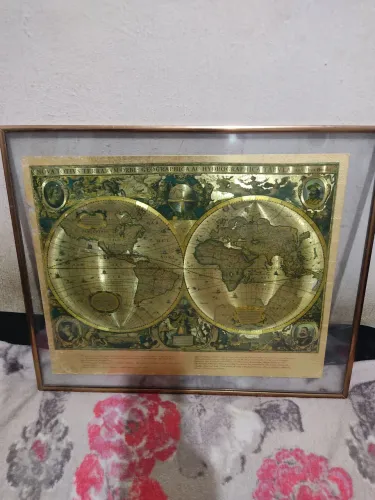 QUADRO ANTIGO FOLHEADO A OURO MAPA MUNDI.