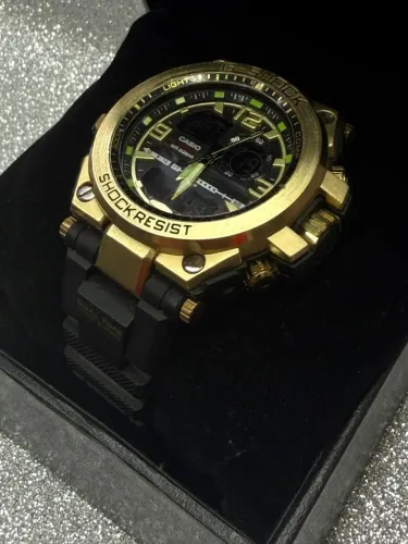 Relógio G-Shock coroa dourada