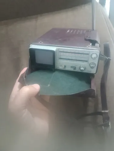 Mini Tv Portátil Braksinic Retro Anos 80