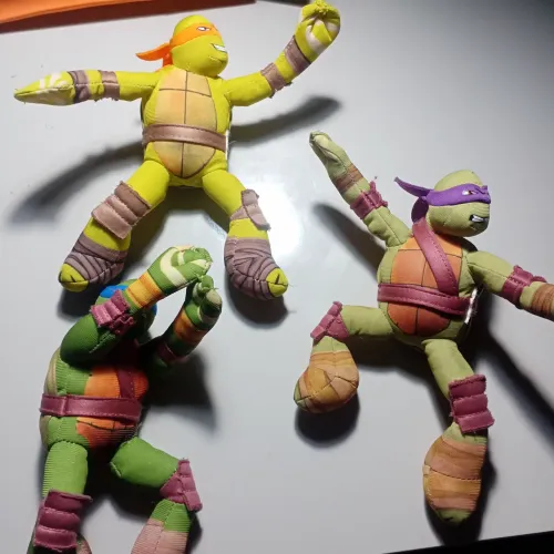 3 pelúcias das Tartarugas ninja
