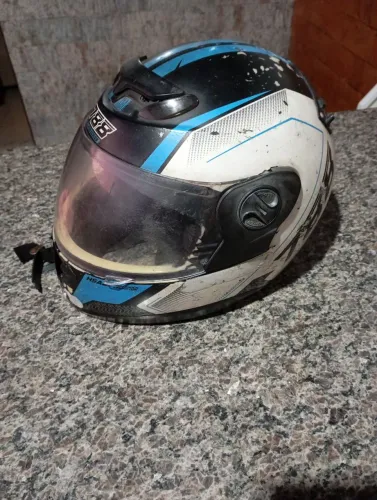 Capacete