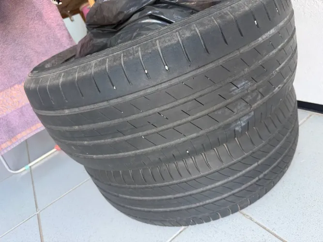 PNEUS ARO 18 ! 215/55 zeraaaaaados