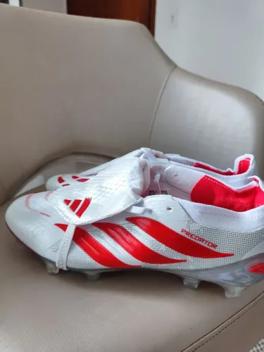 CHUTEIRA ADIDAS PREDATOR 41