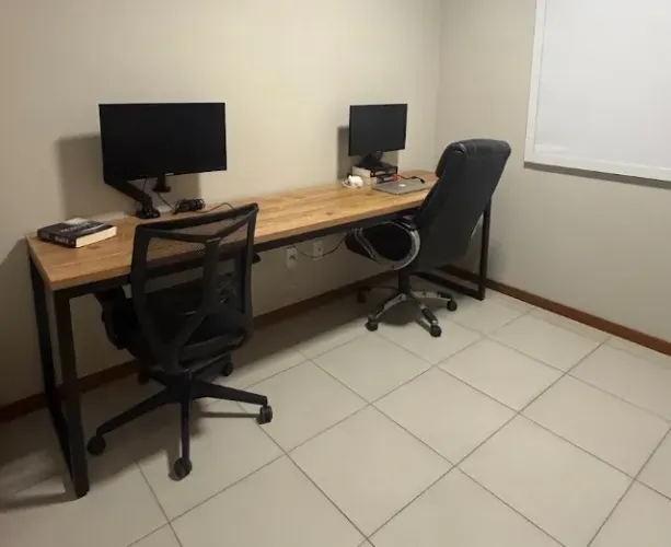 VENDE-SE MESA DE ESCRITÓRIO MODELO INDUSTRIAL