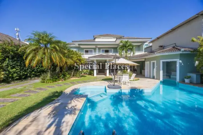 Casa em Condomínio : / Residencial / Barra da Tijuca