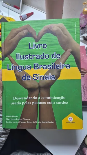 livro ilustrado de lingua brasileira de sinais