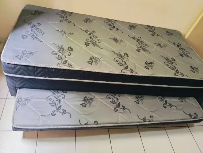 Cama box de solteiro com auxiliar