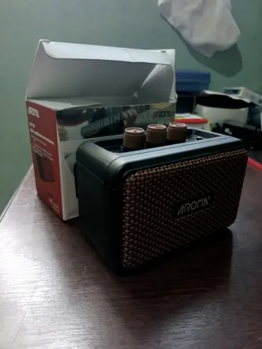 Mini amplificador de guitarra Aroma AG-04 