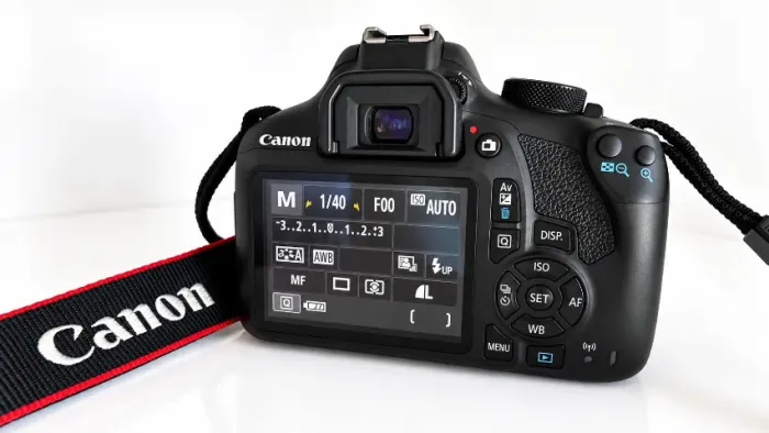 Canon EOS Rebel T6 + Lente 18-55mm | Pouquíssimo uso | Completa