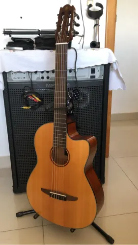 Violão Yamaha NCX1, Tampo maçico