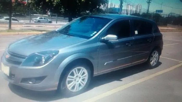Vectra GT 2010 para retirada de peças