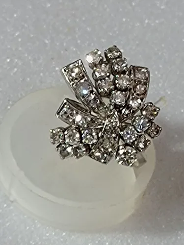 Anel chuveiro em ouro branco estilo chuveiro tipo triângulo