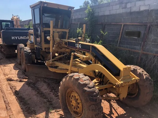Motoniveladora Caterpillar 120G ano 1995 em SP