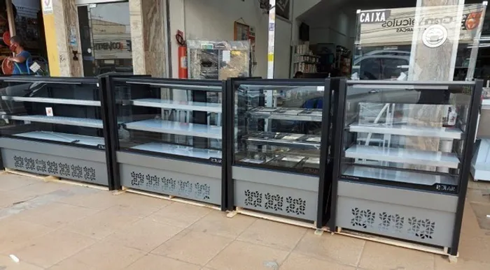 Vitrines em vários modelos