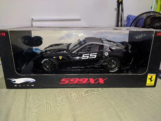 Miniatura Ferrari 599XX - Hot Wheels Elite 1/18