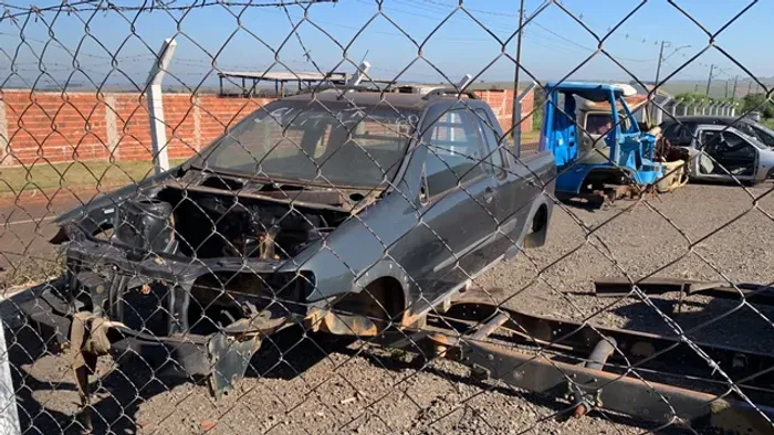 Fiat strada so lataria 