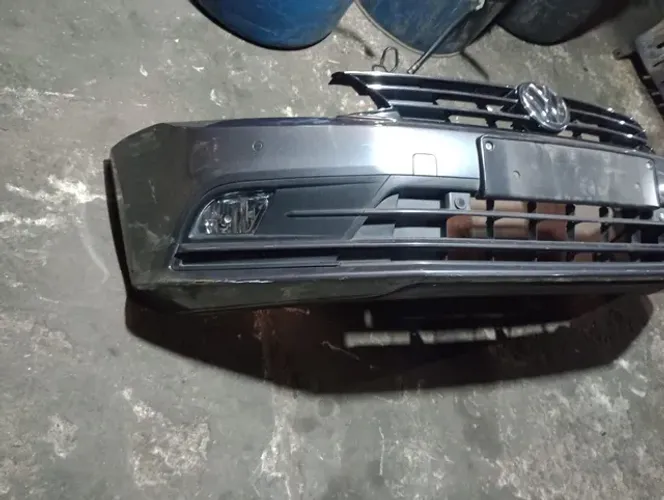 Para-choque dianteiro Jetta 2016 