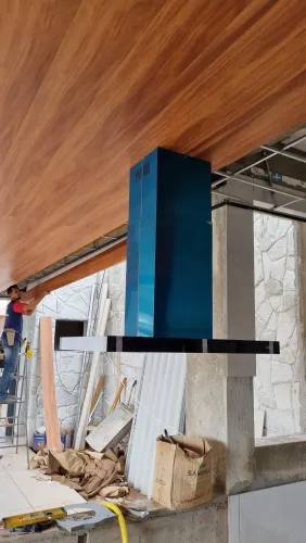 Instalação profissional de coifas ilha