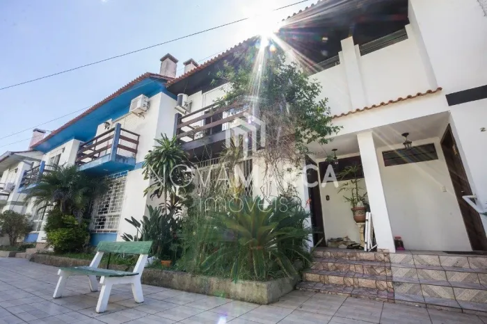 Nova Marca Imóveis Vende Casa em Condomínio 3 dormitórios, bairro Santo Antônio