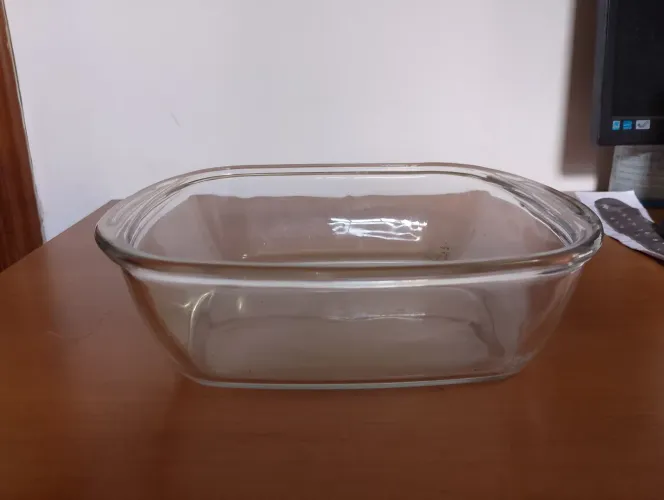 Forma de vidro para bolo. EXCELENTE REFRATÁRIO E PERFEITO 