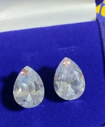 Brinco Gota Zircônia 18 x 13 mm Ouro 18 kilates 8.30 Gramas