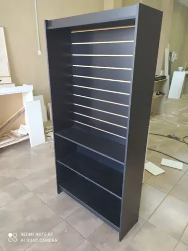 ESTANTE CANALETADA COM PRATELEIRA MDF