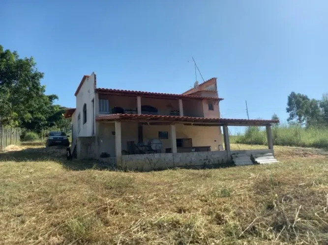 Sitio 2500 m², plano, agua, área de jogos, poço de peixes, arvores frutíferas. 