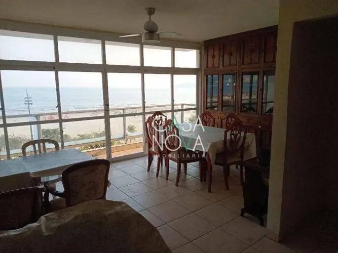 Apartamento à venda no Gonzaga, Santos/SP  Vista para o mar