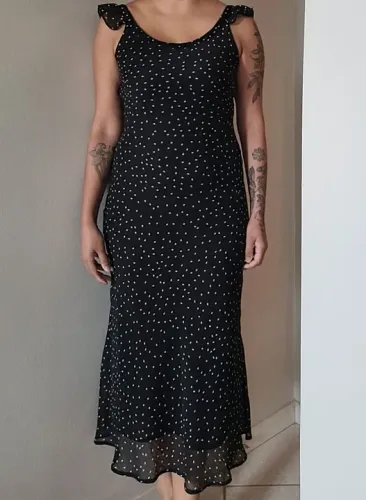 Vestido midi preto