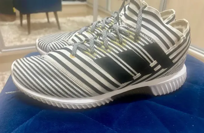 Tênis adidas nemeziz