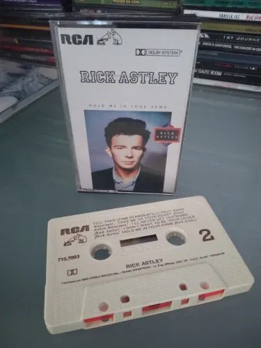Duas Fitas K7 Cassete Rick Astley - Hold Me In Your Arms / Free
