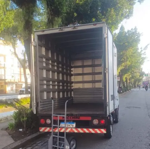 RETIRAMOS entulho DE PREDIOS CASAS COMÉRCIOS 
