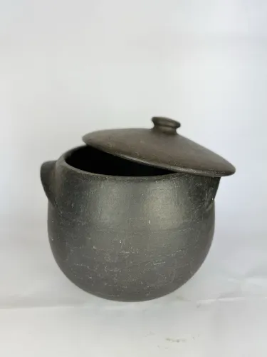 PANELA CALDEIRÃO DE BARRO PRETO _ 30x26cm 