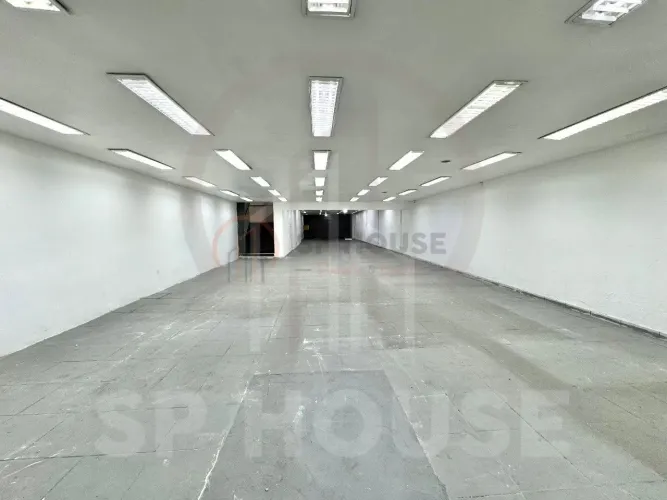 Locação de Loja em Santo Amaro: 2 pavimentos com vão livre e 450m².