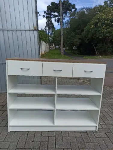 Conjunto de Móveis para Comércio - 1 Vitrine e 2 Aparadores Perfeito Estado de Conservação