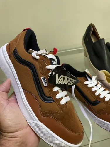 Tênis casual só R$ 90