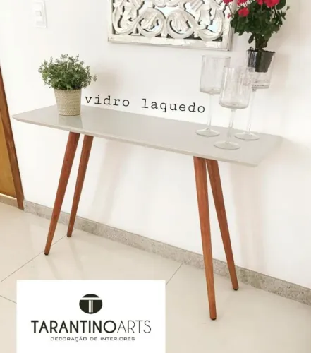 Mesa Aparador com vidro laqueado 