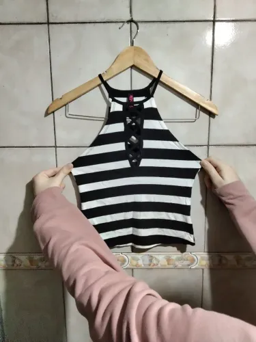 Top Cropped Listrado com Amarração RIU KIU
