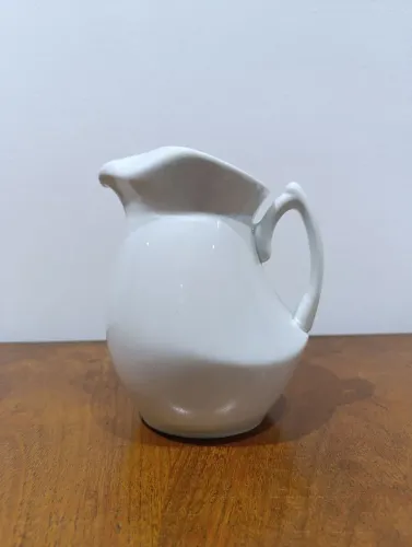Jarra de Porcelana Branca para Servir