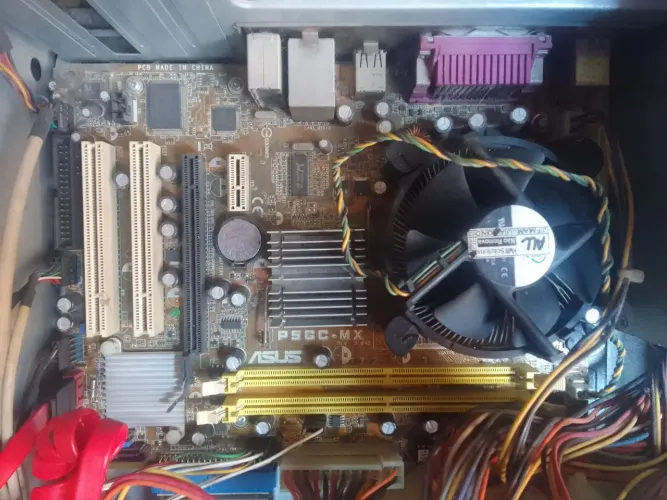 Placa mãe Asus P5GC-MX defeito 