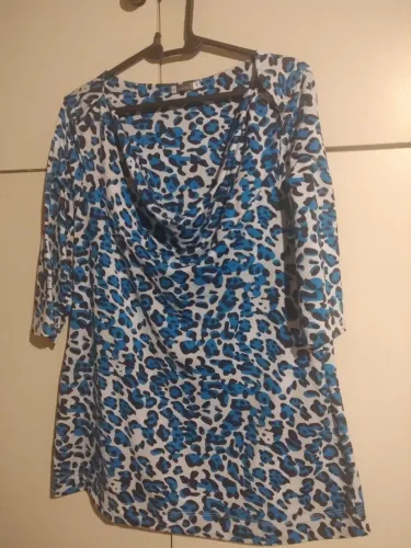 Blusa Feminino Estampado Azul e Branco