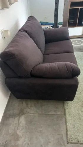 Sofá de canto confortável e espaçoso