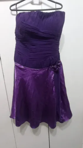 Vestido de festa tomara que caia, plus size, em chiffon e cetim