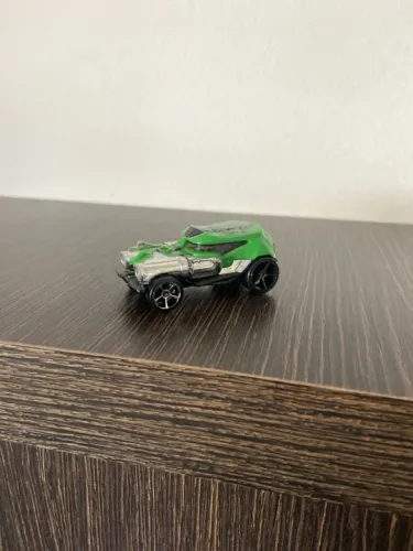 Carrinho Hot Wheels Verde
